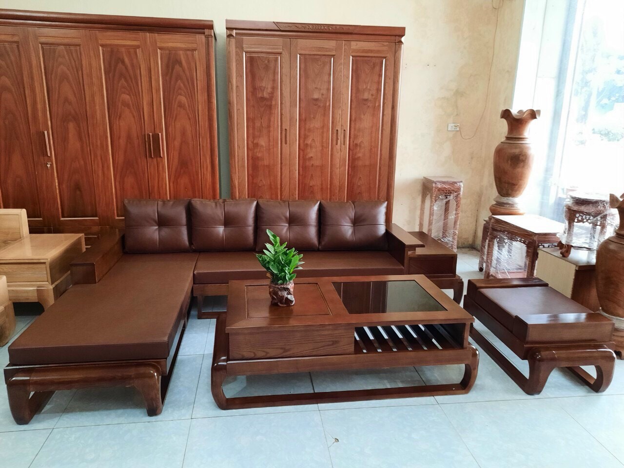 Bộ bàn ghế sofa góc đùi gà sồi lau màu óc chó